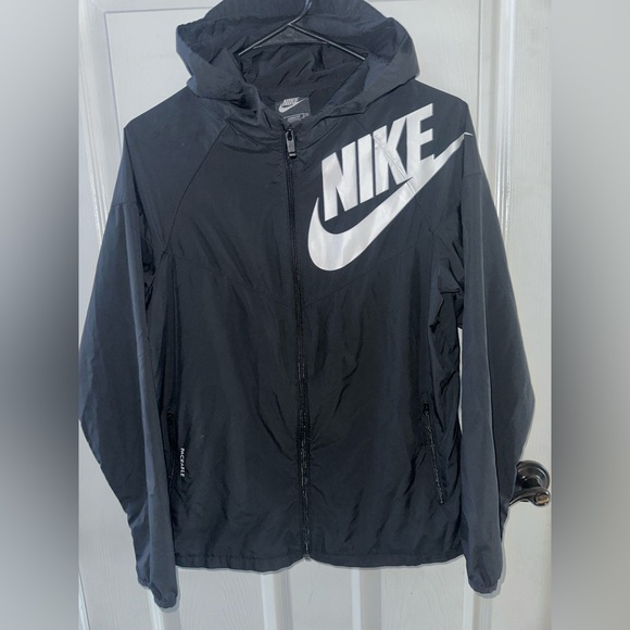 Boy’s Nike XL loose fit packable jacket. EX condition see pics - Picture 2 of 8
